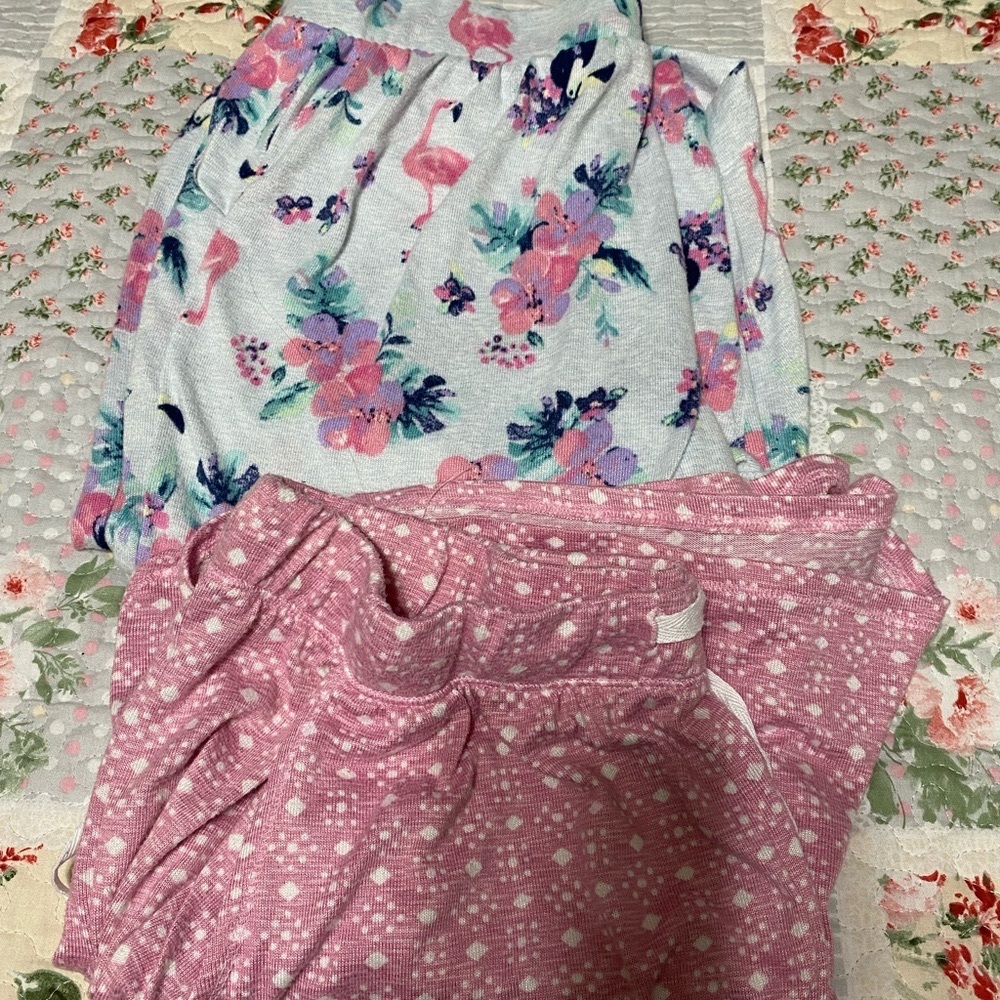 Pajama Capri and shorts. Size large.
